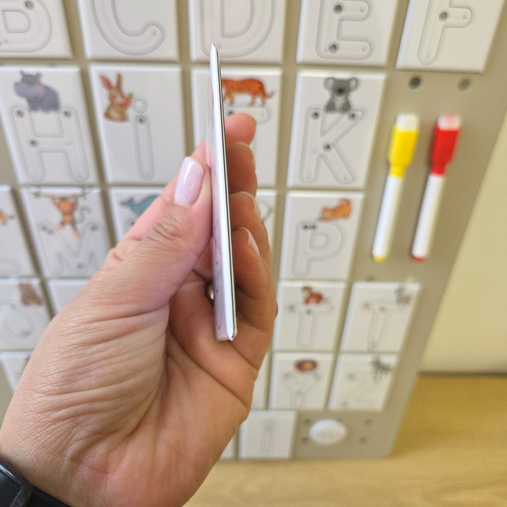 Set 31 magneti educativi alfabetul limbii romane majuscule – Scrie si Sterge + 2 markere cadou