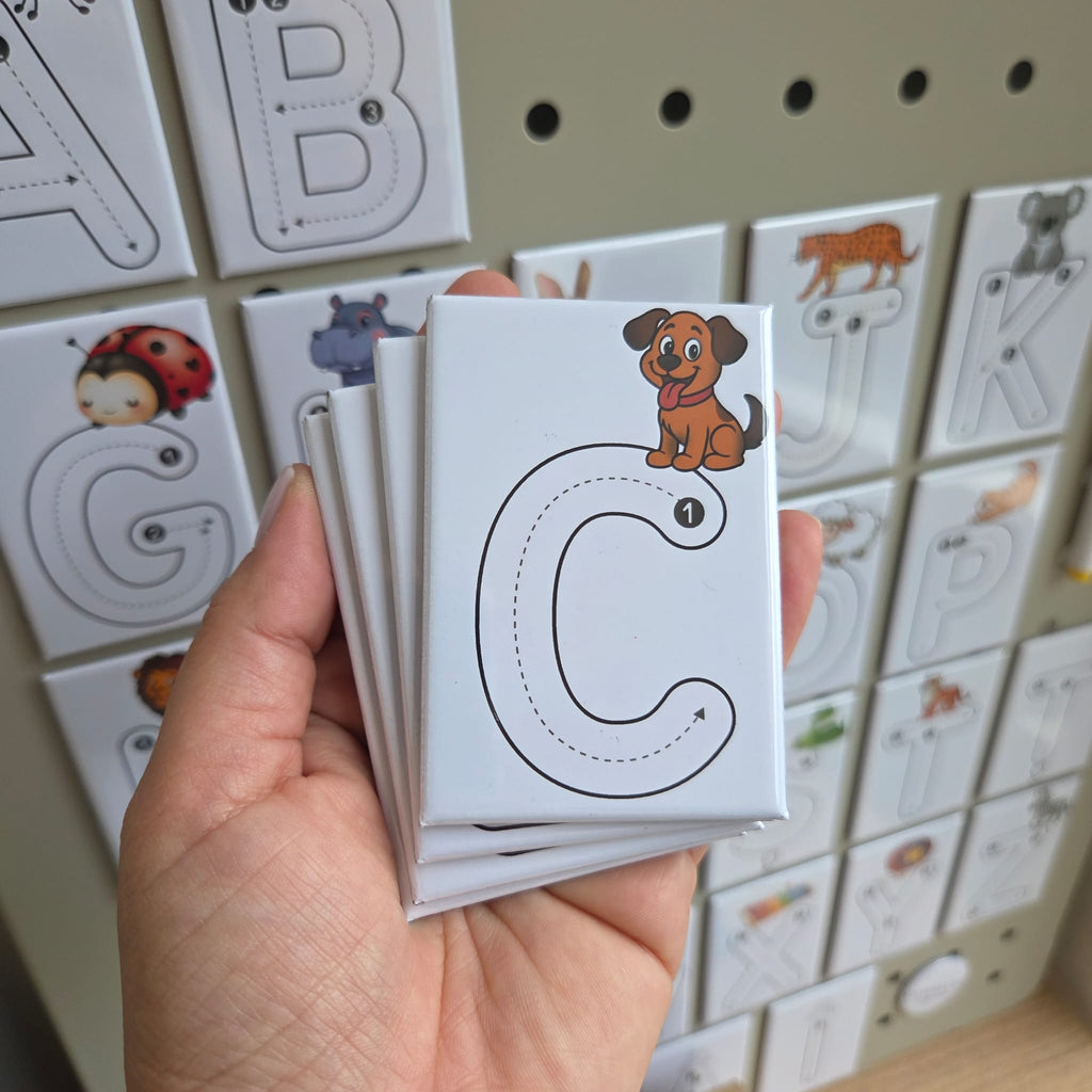 Set 31 magneti educativi alfabetul limbii romane majuscule – Scrie si Sterge + 2 markere cadou
