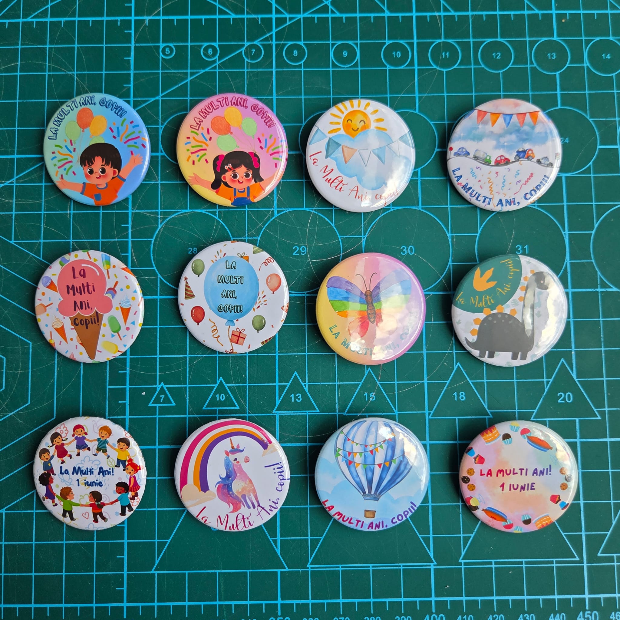 Insigna 38 mm – Colectia speciala de 1 Iunie, Ziua Copilului (12 modele)